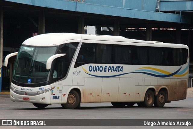 Viação Ouro e Prata 692 na cidade de Porto Alegre, Rio Grande do Sul, Brasil, por Diego Almeida Araujo. ID da foto: 12056714.