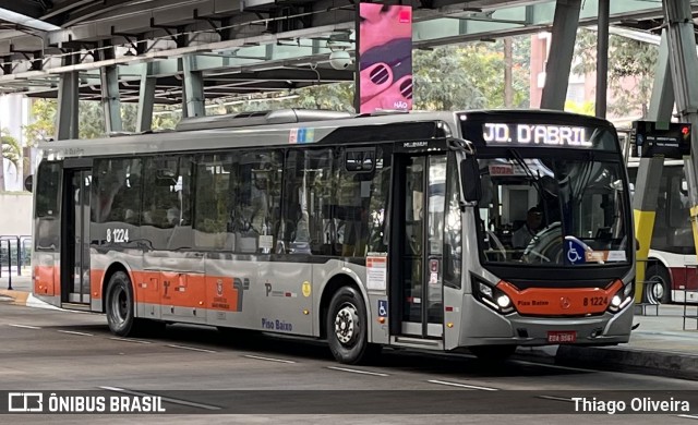 TRANSPPASS - Transporte de Passageiros 8 1224 na cidade de São Paulo, São Paulo, Brasil, por Thiago Oliveira. ID da foto: 12058248.