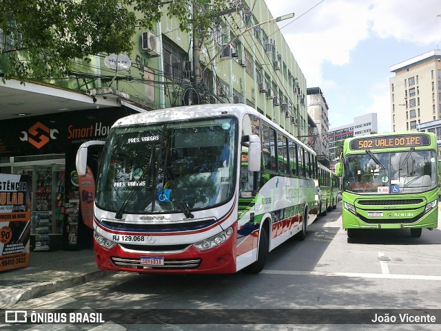 Empresa de Transportes Limousine Carioca RJ 129.068 na cidade de Duque de Caxias, Rio de Janeiro, Brasil, por João Vicente. ID da foto: 12057547.