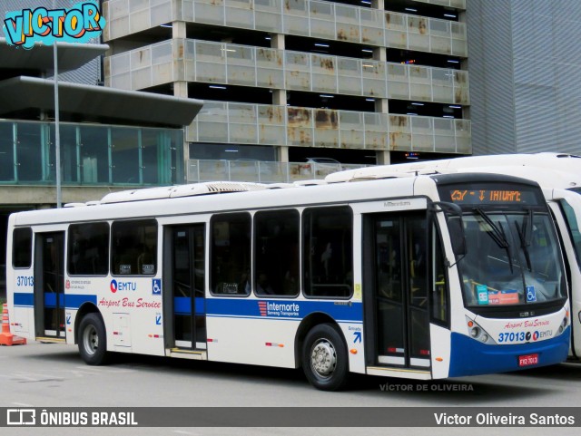 Airport Bus Service 37013 na cidade de Guarulhos, São Paulo, Brasil, por Victor Oliveira Santos. ID da foto: 12057052.