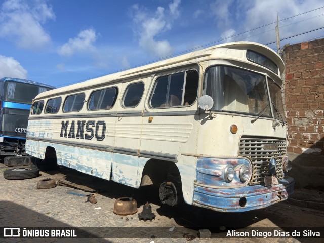 Ônibus Particulares 0137 na cidade de Natal, Rio Grande do Norte, Brasil, por Alison Diego Dias da Silva. ID da foto: 12057178.