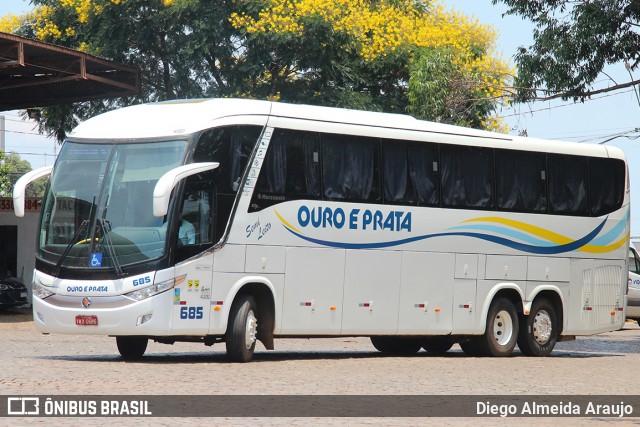 Viação Ouro e Prata 685 na cidade de Carazinho, Rio Grande do Sul, Brasil, por Diego Almeida Araujo. ID da foto: 12055352.