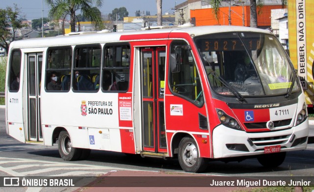Pêssego Transportes 4 7111 na cidade de São Paulo, São Paulo, Brasil, por Juarez Miguel Duarte Junior. ID da foto: 12058126.