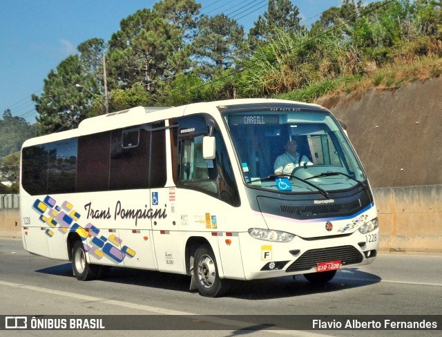 Trans Pompiani 1228 na cidade de Mairinque, São Paulo, Brasil, por Flavio Alberto Fernandes. ID da foto: 12055798.