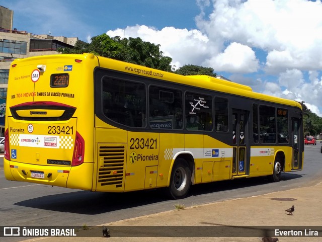 Viação Pioneira 233421 na cidade de Brasília, Distrito Federal, Brasil, por Everton Lira. ID da foto: 12059443.