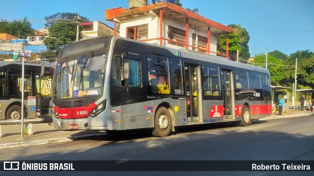 Express Transportes Urbanos Ltda 4 8066 na cidade de São Paulo, São Paulo, Brasil, por Roberto Teixeira. ID da foto: 12059569.