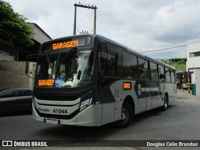 São Cristóvão Transportes 41044 na cidade de Sabará, Minas Gerais, Brasil, por Douglas Célio Brandao. ID da foto: 12060382.