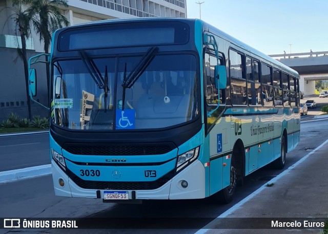UTB - União Transporte Brasília 3030 na cidade de Brasília, Distrito Federal, Brasil, por Marcelo Euros. ID da foto: 12058623.