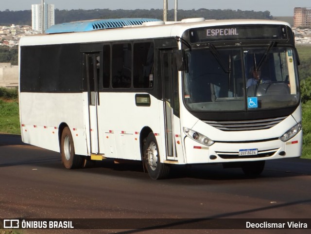 Ônibus Particulares 8634 na cidade de Rio Verde, Goiás, Brasil, por Deoclismar Vieira. ID da foto: 12063184.