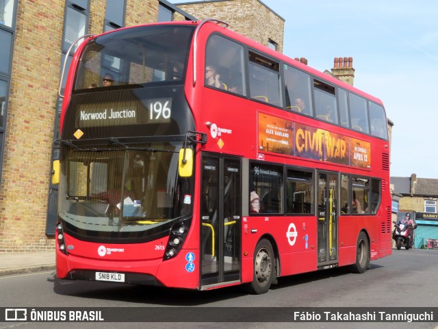 Abellio London Bus Company 2613 na cidade de London, Greater London, Inglaterra, por Fábio Takahashi Tanniguchi. ID da foto: 12062560.