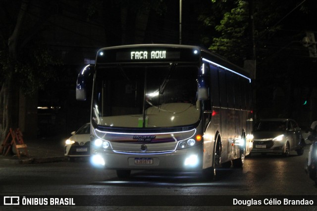 BoateBus Boate Bus Prata na cidade de Belo Horizonte, Minas Gerais, Brasil, por Douglas Célio Brandao. ID da foto: 12063084.