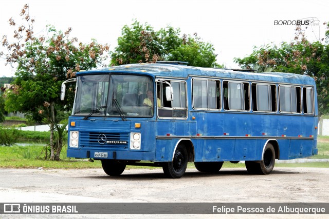 Ônibus Particulares 5498 na cidade de Caruaru, Pernambuco, Brasil, por Felipe Pessoa de Albuquerque. ID da foto: 12062241.