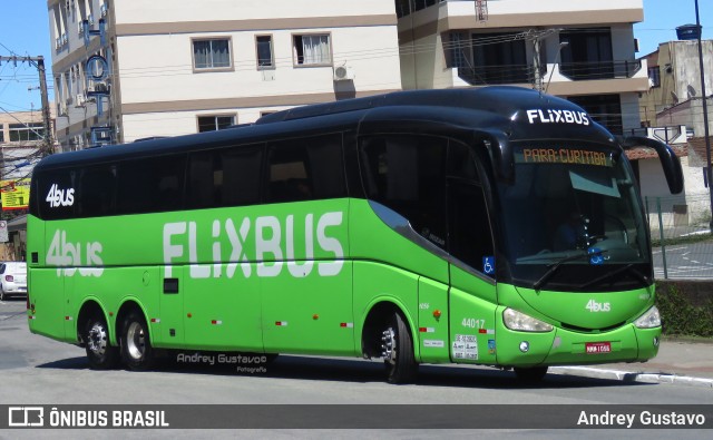 FlixBus Transporte e Tecnologia do Brasil 44017 na cidade de Balneário Camboriú, Santa Catarina, Brasil, por Andrey Gustavo. ID da foto: 12063082.