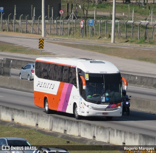 Transportadora Turística Petitto 2680 na cidade de São José dos Campos, São Paulo, Brasil, por Rogerio Marques. ID da foto: 12062633.
