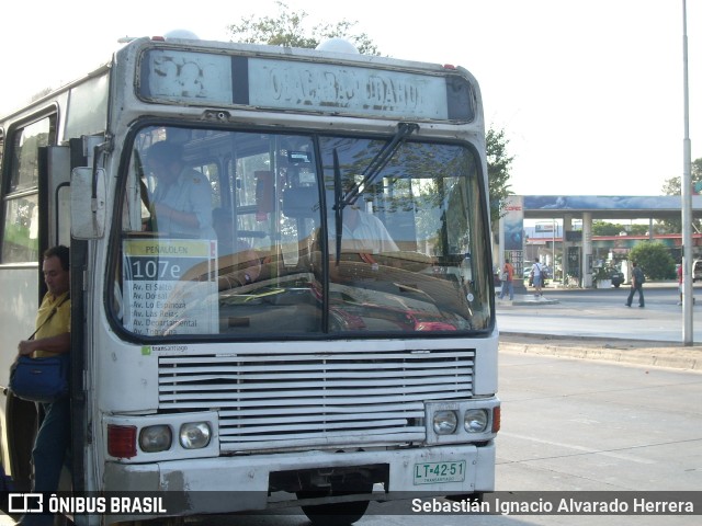 Alsacia Express  na cidade de Macul, Santiago, Metropolitana de Santiago, Chile, por Sebastián Ignacio Alvarado Herrera. ID da foto: 12063094.