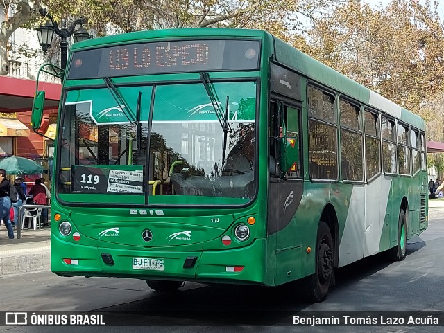 Buses Vule 171 na cidade de Santiago, Santiago, Metropolitana de Santiago, Chile, por Benjamín Tomás Lazo Acuña. ID da foto: 12062332.