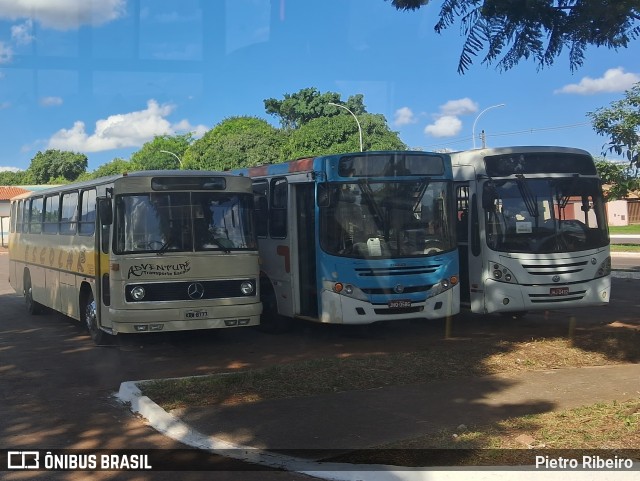 Ônibus Particulares 8777 na cidade de Brazlândia, Distrito Federal, Brasil, por Pietro Ribeiro. ID da foto: 12061486.