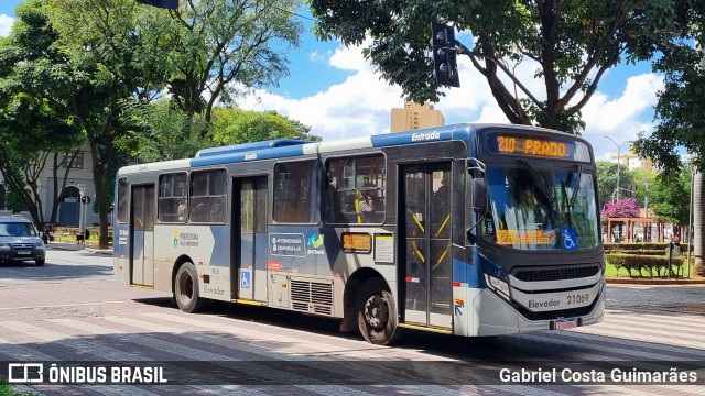 SM Transportes 21069 na cidade de Belo Horizonte, Minas Gerais, Brasil, por Gabriel Costa Guimarães. ID da foto: 12063767.