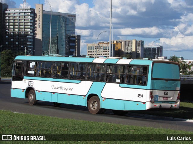 UTB - União Transporte Brasília 4590 na cidade de Brasília, Distrito Federal, Brasil, por Luis Carlos. ID da foto: 12064267.