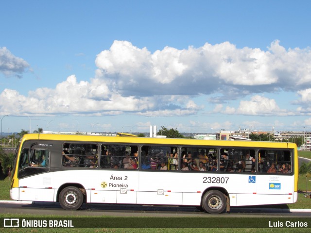 Viação Pioneira 232807 na cidade de Brasília, Distrito Federal, Brasil, por Luis Carlos. ID da foto: 12064601.
