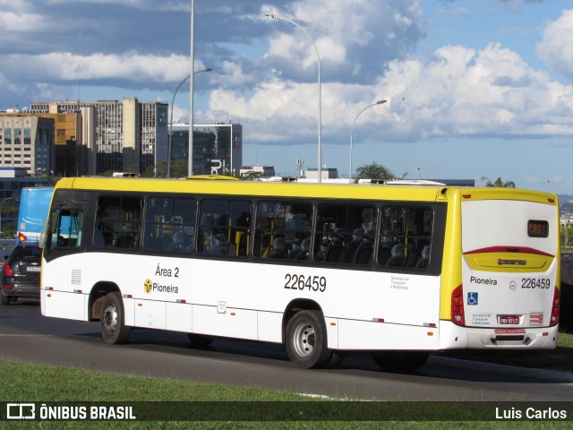 Viação Pioneira 226459 na cidade de Brasília, Distrito Federal, Brasil, por Luis Carlos. ID da foto: 12064245.