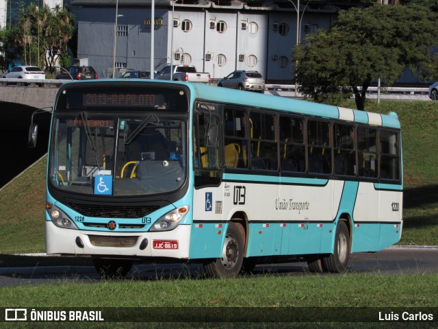 UTB - União Transporte Brasília 1220 na cidade de Brasília, Distrito Federal, Brasil, por Luis Carlos. ID da foto: 12064274.