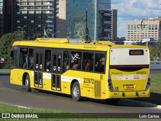 Viação Pioneira 223972 na cidade de Brasília, Distrito Federal, Brasil, por Luis Carlos. ID da foto: 12064167.