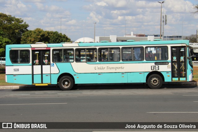 UTB - União Transporte Brasília 5220 na cidade de Brasília, Distrito Federal, Brasil, por José Augusto de Souza Oliveira. ID da foto: 12065052.