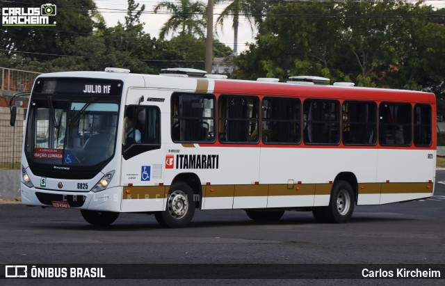 Expresso Itamarati 6825 na cidade de Marília, São Paulo, Brasil, por Carlos Kircheim. ID da foto: 12086183.