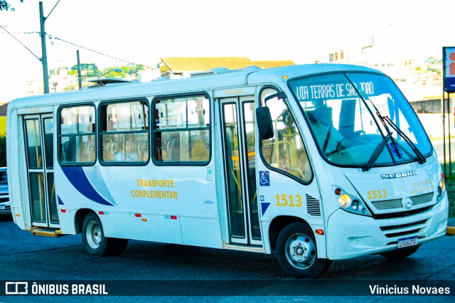 JTU - Jacareí Transporte Urbano 1513 na cidade de Jacareí, São Paulo, Brasil, por Vinicius Novaes. ID da foto: 12085290.