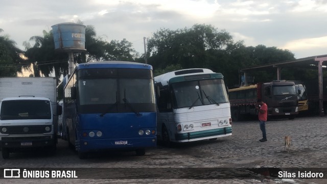 Ônibus Particulares 7727 na cidade de Arapiraca, Alagoas, Brasil, por Silas Isidoro. ID da foto: 12085475.
