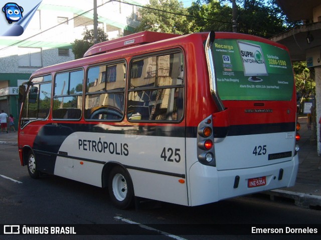 ATL - Associação dos Transportadores de Passageiros por Lotação 425 na cidade de Porto Alegre, Rio Grande do Sul, Brasil, por Emerson Dorneles. ID da foto: 12085395.