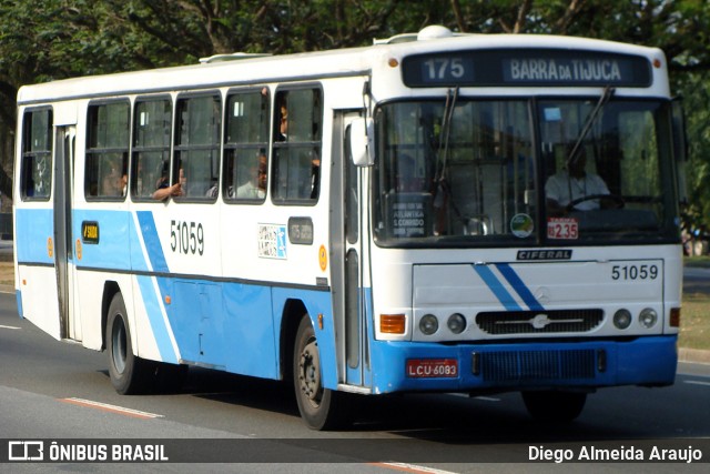Transportes Amigos Unidos 51059 na cidade de Rio de Janeiro, Rio de Janeiro, Brasil, por Diego Almeida Araujo. ID da foto: 12088216.