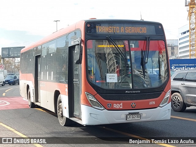 Buses Alfa S.A. 2078 na cidade de Providencia, Santiago, Metropolitana de Santiago, Chile, por Benjamín Tomás Lazo Acuña. ID da foto: 12088233.