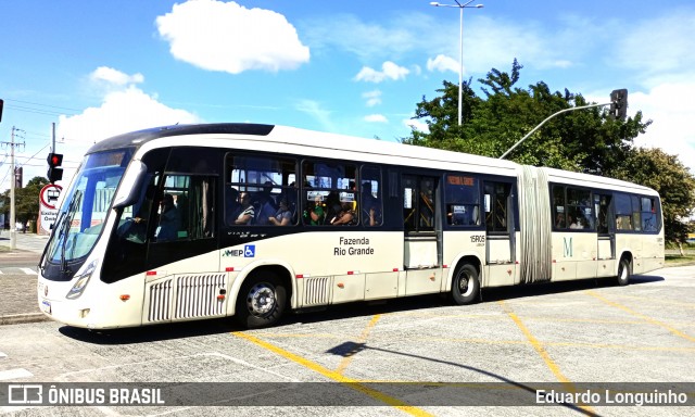 Leblon Transporte de Passageiros 15R05 na cidade de Curitiba, Paraná, Brasil, por Eduardo Longuinho. ID da foto: 12090857.