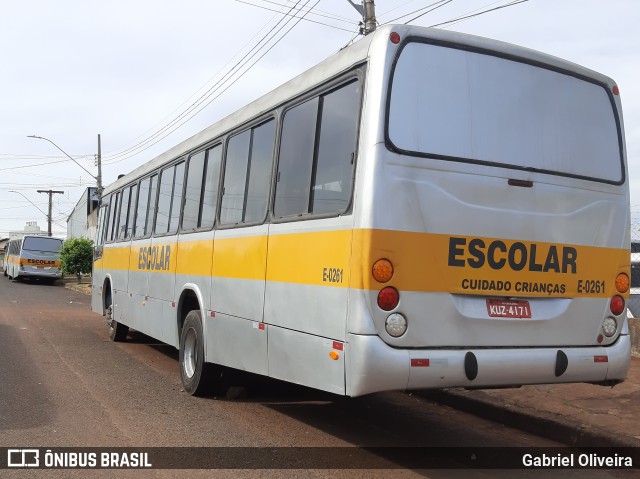 Escolares E-0261 na cidade de Uberlândia, Minas Gerais, Brasil, por Gabriel Oliveira. ID da foto: 12089608.