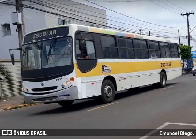 Myka Tur Transporte 700 na cidade de Apucarana, Paraná, Brasil, por Emanoel Diego.. ID da foto: 12089184.
