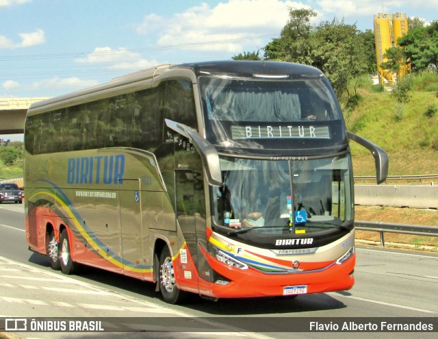 Biritur - Birigui Turismo 9023 na cidade de Araçariguama, São Paulo, Brasil, por Flavio Alberto Fernandes. ID da foto: 12089568.