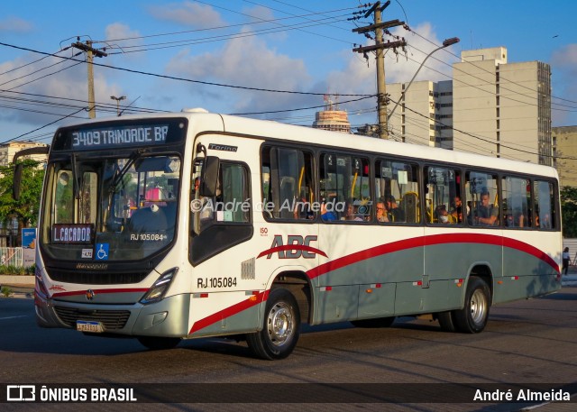 Auto Viação ABC RJ 105.084 na cidade de Niterói, Rio de Janeiro, Brasil, por André Almeida. ID da foto: 12089163.