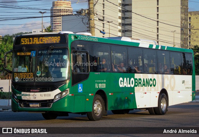 Viação Galo Branco RJ 181.030 na cidade de Niterói, Rio de Janeiro, Brasil, por André Almeida. ID da foto: 12089151.