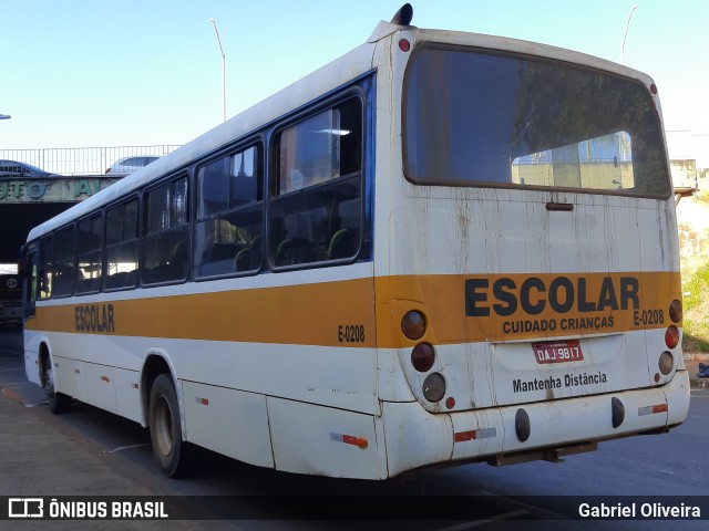 Escolares E-0208 na cidade de Uberlândia, Minas Gerais, Brasil, por Gabriel Oliveira. ID da foto: 12089600.
