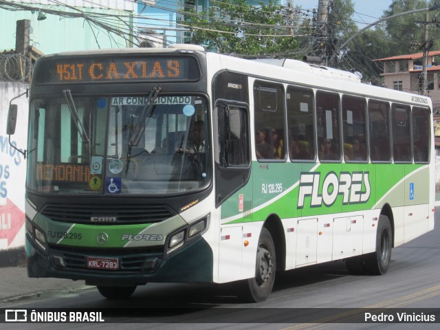 Transportes Flores RJ 128.295 na cidade de Duque de Caxias, Rio de Janeiro, Brasil, por Pedro Vinicius. ID da foto: 12093001.