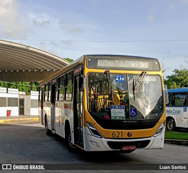 Empresa Metropolitana 621 na cidade de Recife, Pernambuco, Brasil, por Luan Santos. ID da foto: 12092534.