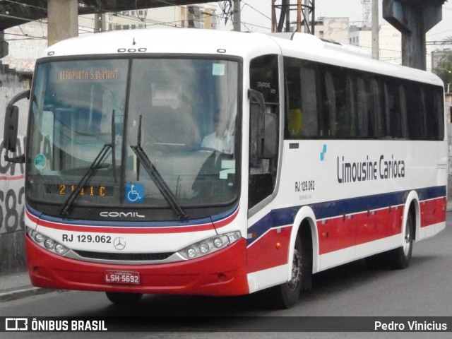 Empresa de Transportes Limousine Carioca RJ 129.062 na cidade de Duque de Caxias, Rio de Janeiro, Brasil, por Pedro Vinicius. ID da foto: 12093168.