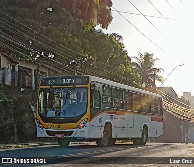 Empresa Metropolitana 623 na cidade de Recife, Pernambuco, Brasil, por Luan Cruz. ID da foto: 12093498.