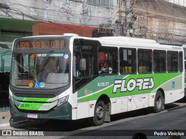 Transportes Flores RJ 128.377 na cidade de Duque de Caxias, Rio de Janeiro, Brasil, por Pedro Vinicius. ID da foto: 12092866.
