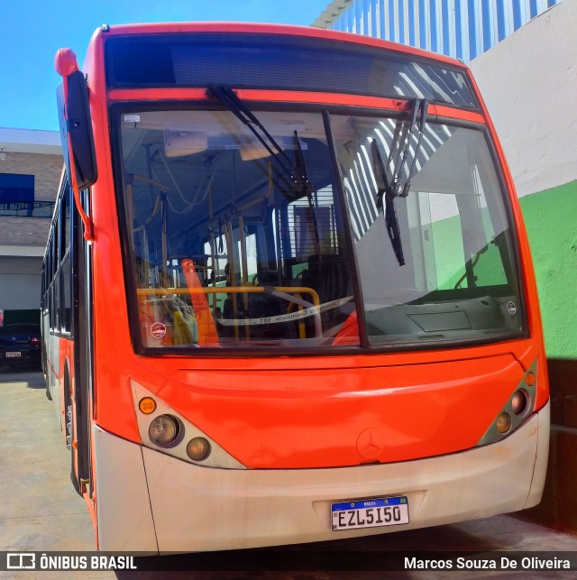 Ônibus Particulares 8 1214 na cidade de Osasco, São Paulo, Brasil, por Marcos Souza De Oliveira. ID da foto: 12093694.