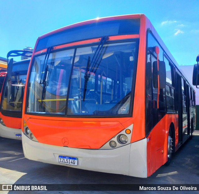 Ônibus Particulares 8 1053 na cidade de Osasco, São Paulo, Brasil, por Marcos Souza De Oliveira. ID da foto: 12093656.