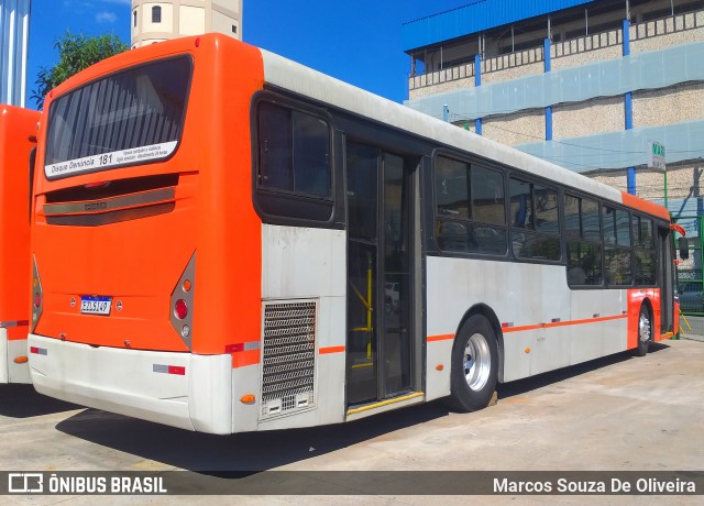 Ônibus Particulares 8 0049 na cidade de Osasco, São Paulo, Brasil, por Marcos Souza De Oliveira. ID da foto: 12093744.