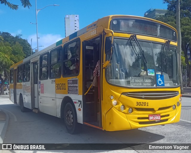 Plataforma Transportes 30201 na cidade de Salvador, Bahia, Brasil, por Emmerson Vagner. ID da foto: 12094761.